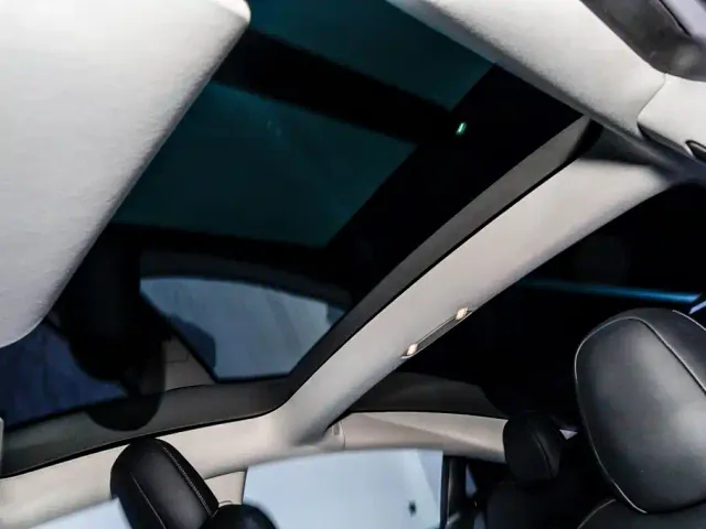 Tesla Model 3 — Фото автомобиля 19
