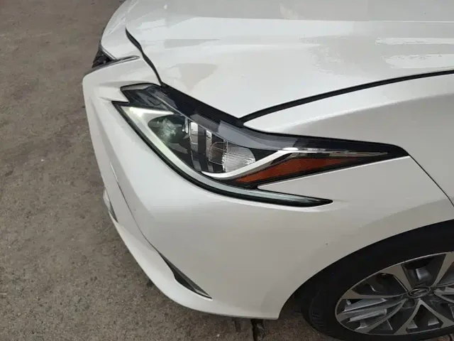 Lexus ES — Фото автомобиля 23