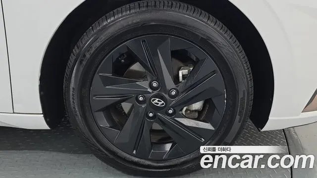 Hyundai Avante CN7 — Фото автомобиля 6