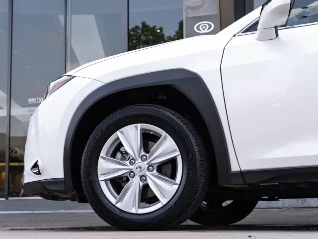 Lexus UX — Фото автомобиля 8