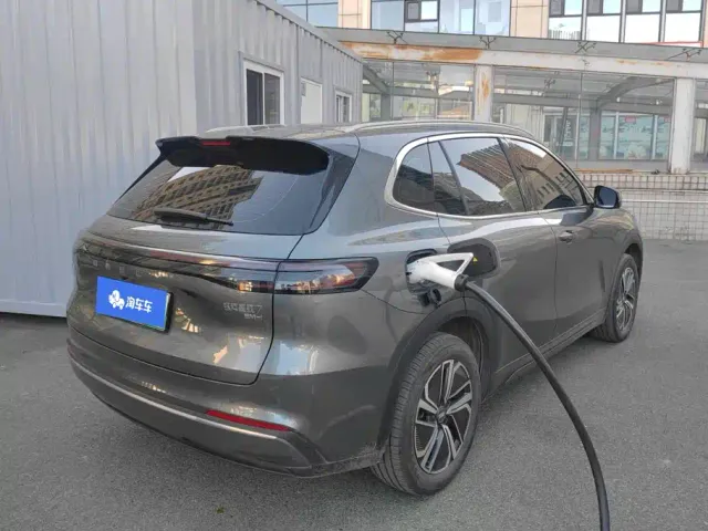 Geely Galaxy Starship 7 EM-i — Фото автомобиля 3