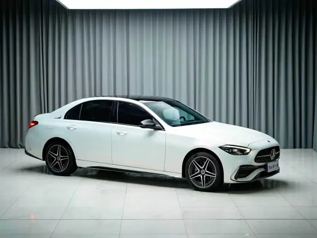 Mercedes-Benz C-Class — Фото автомобиля 3