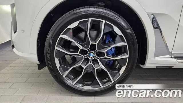 BMW X7 — Фото автомобиля 4