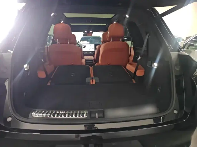 Li Auto L8 — Фото автомобиля 18