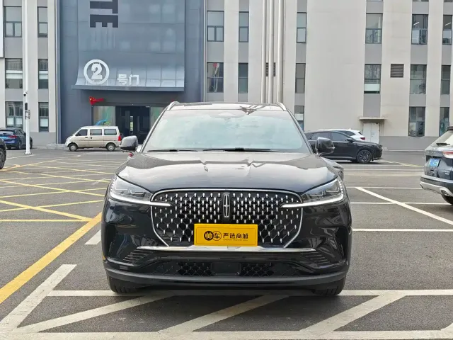 Lincoln Aviator 2024 3.0T V6 AWD Elegance Edition 6-Seater — Фото автомобиля 2