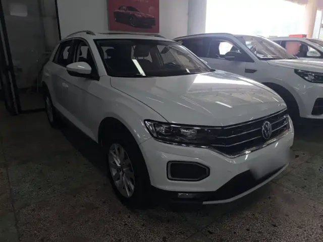 Volkswagen T-Roc — Фото автомобиля 3