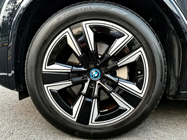 BMW iX3 — Фото автомобиля 21