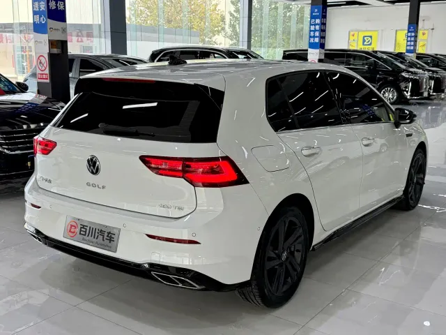 Volkswagen Golf — Фото автомобиля 11