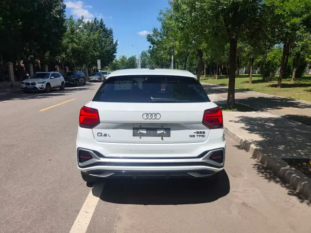 Audi Q2L — Фото автомобиля 3