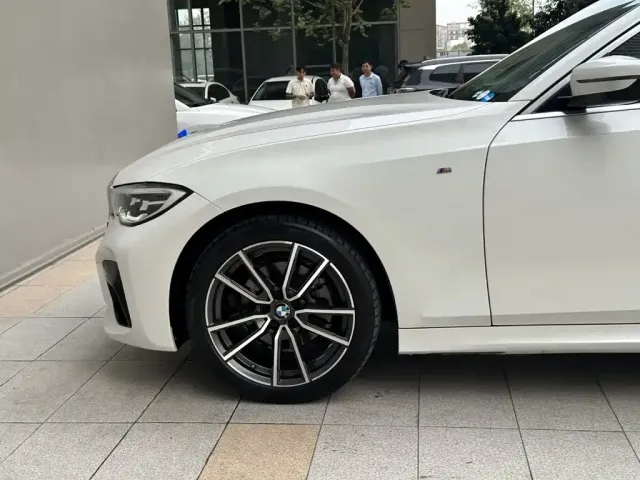 BMW 3 Series — Фото автомобиля 5