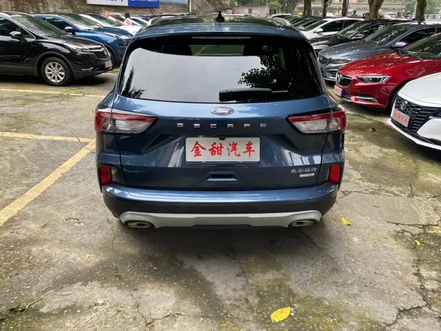 Ford Escape — Фото автомобиля 5