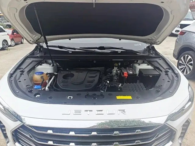Jetour Jetour X70 PLUS 2023 1.5T DCT Self-Strengthening PRO 5-Seater — Фото автомобиля 12