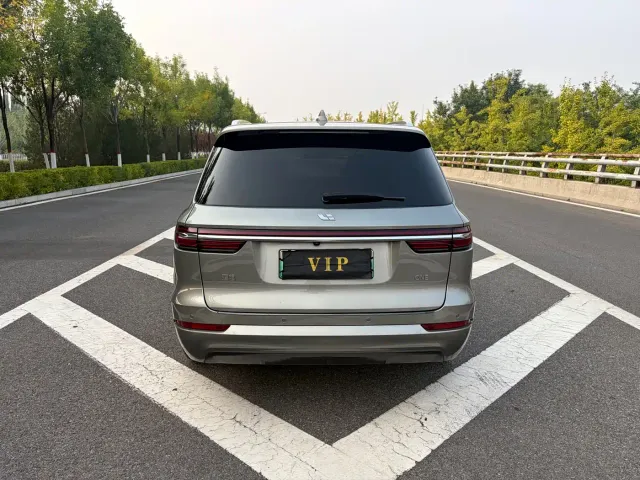 Li Auto ONE — Фото автомобиля 8