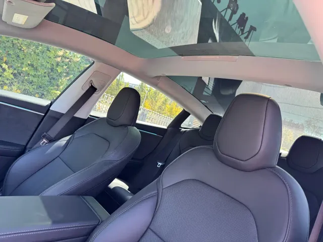 Tesla Model 3 — Фото автомобиля 9