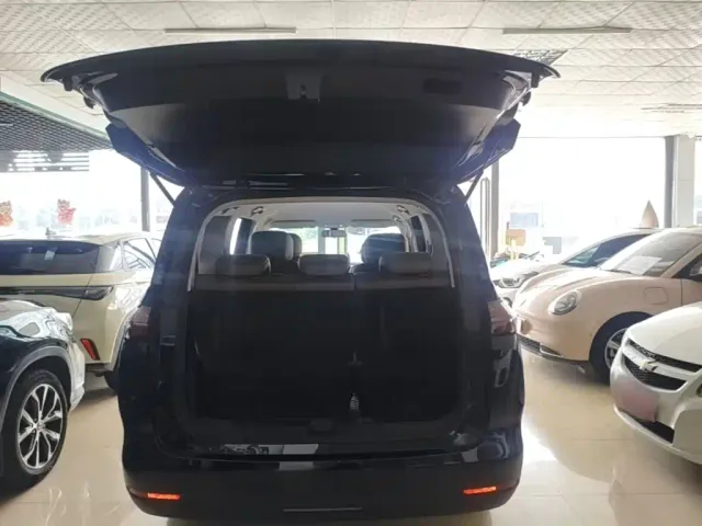 Wuling Starlight 730 — Фото автомобиля 18