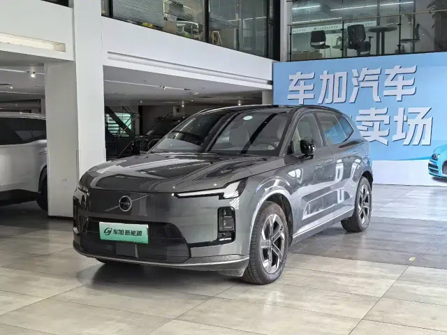 Фотография автомобиля — Volvo XC70 Plug-in Hybrid