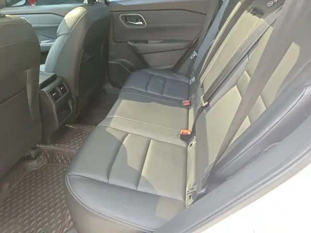 Nissan X-Trail — Фото автомобиля 12