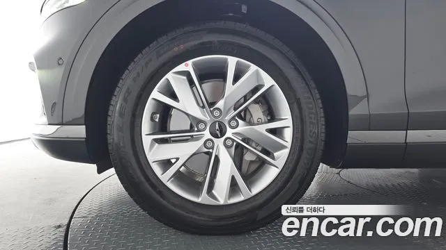 Genesis GV70 2.5T Бензин 2WD — Фото автомобиля 5