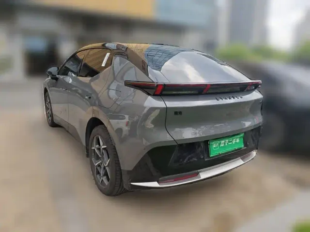 Lynk & Co Z20 — Фото автомобиля 23