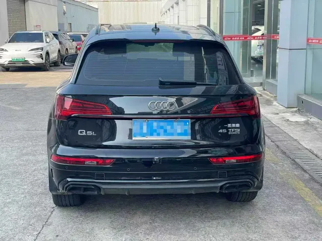 Audi Q5L — Фото автомобиля 5