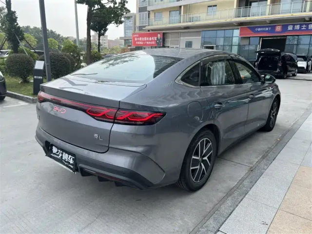 BYD Qin L — Фото автомобиля 9
