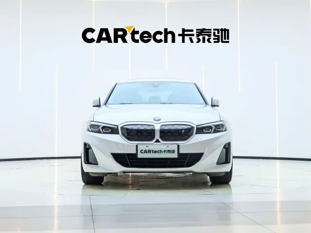 Фотография автомобиля — BMW i3
