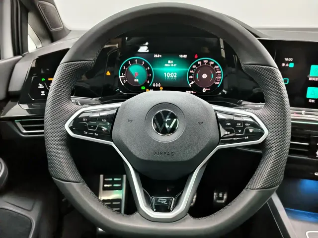 Volkswagen Golf — Фото автомобиля 12