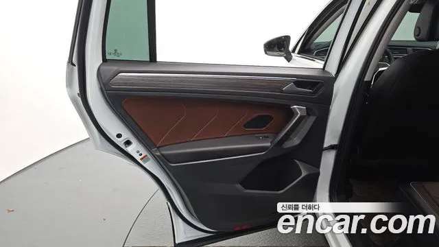 Volkswagen Tiguan — Фото автомобиля 14