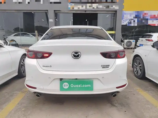 Mazda Axela — Фото автомобиля 5