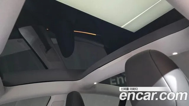 Tesla Model 3 — Фото автомобиля 19