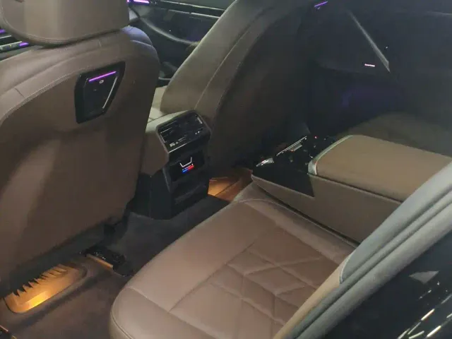 BMW 5 Series — Фото автомобиля 5