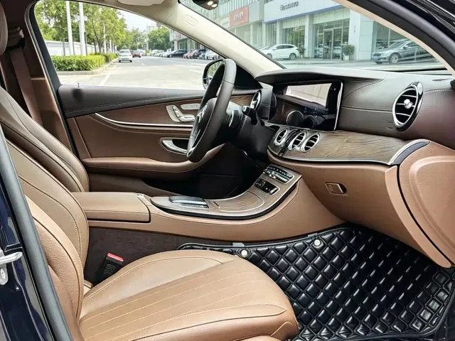 Mercedes-Benz E-Class — Фото автомобиля 10