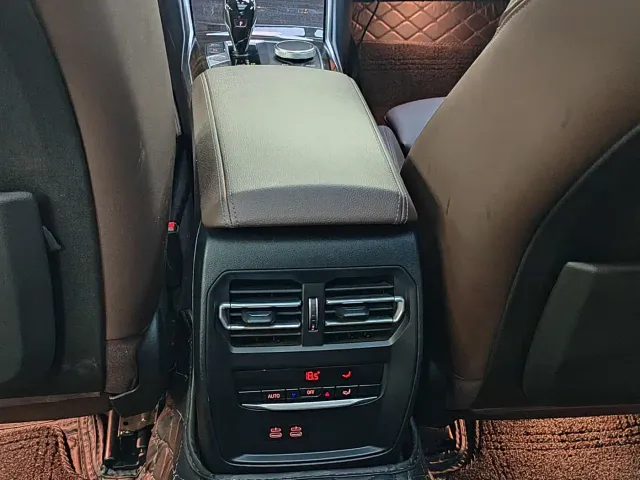 BMW 3 Series — Фото автомобиля 12