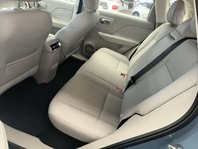 Leapmotor B10 — Фото автомобиля 16