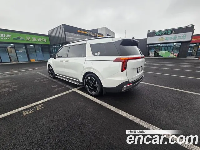 Kia Carnival 4th Gen — Фото автомобиля 5