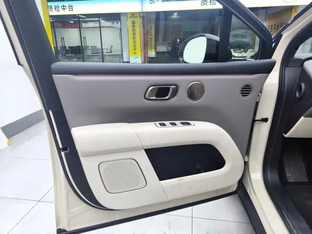 Li Auto i6 — Фото автомобиля 14