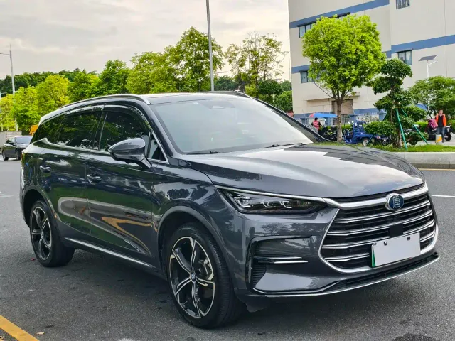 BYD Tang — Фото автомобиля 3