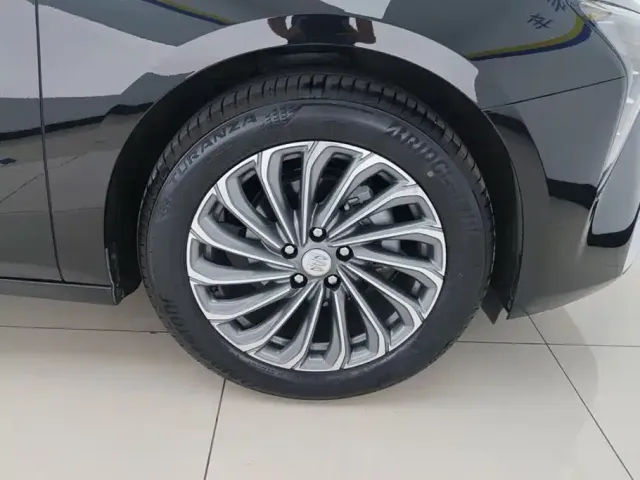 Buick LaCrosse — Фото автомобиля 6