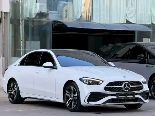 Mercedes-Benz C-Class — Фото автомобиля 3