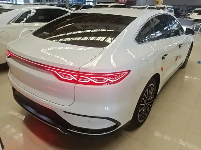 BYD Han — Фото автомобиля 6