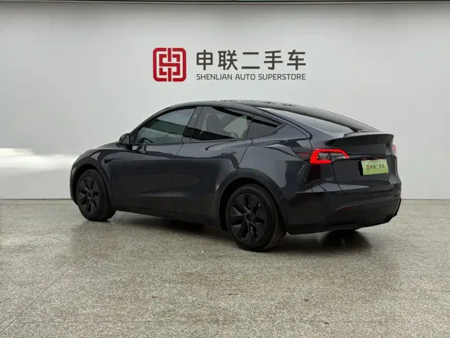 Tesla Model Y — Фото автомобиля 2