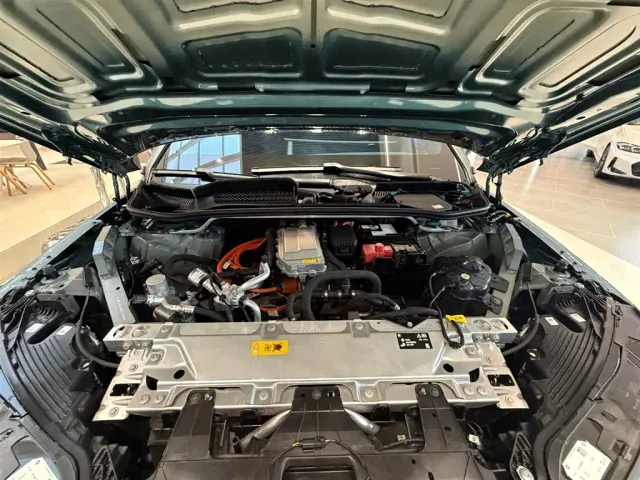 BMW iX — Фото автомобиля 12