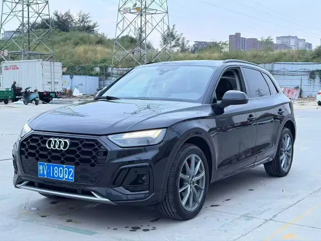 Фотография автомобиля — Audi Q5L