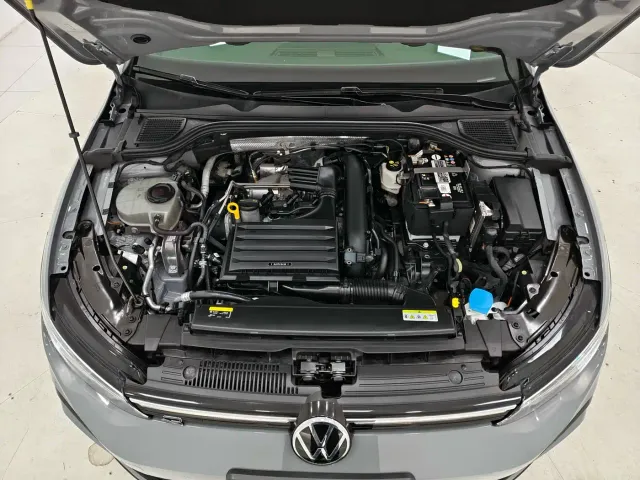 Volkswagen Golf — Фото автомобиля 18