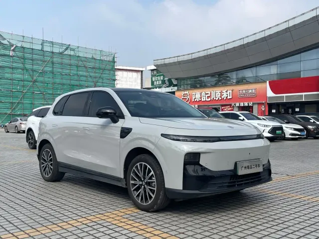 Leapmotor B10 — Фото автомобиля 4