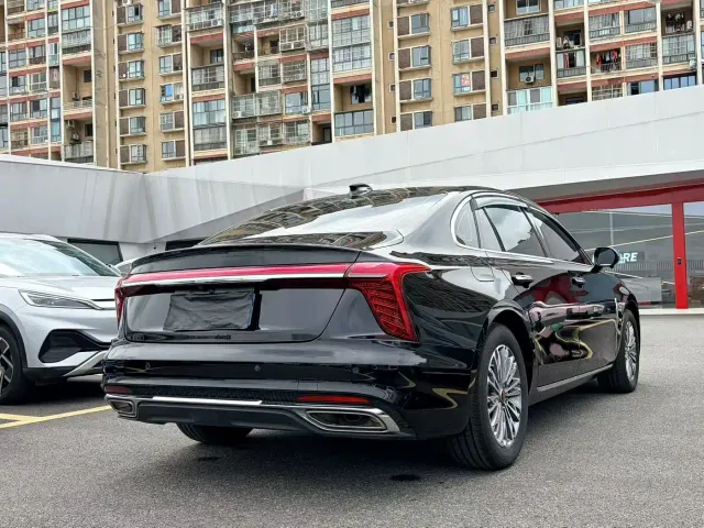 Hongqi H5 — Фото автомобиля 7