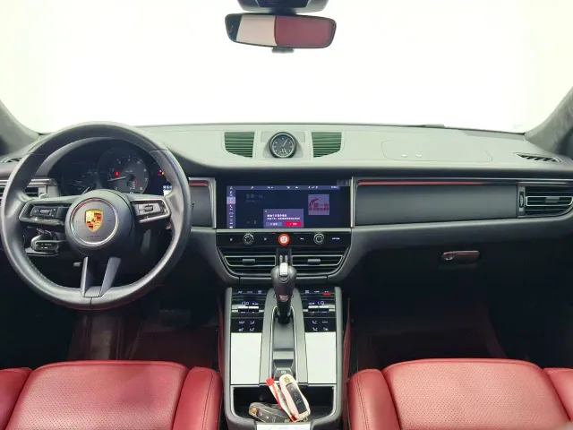 Porsche Macan — Фото автомобиля 10