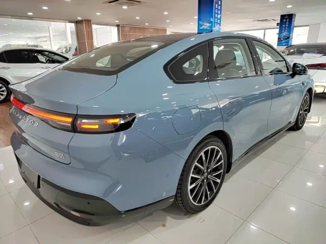 Leapmotor B01 — Фото автомобиля 6