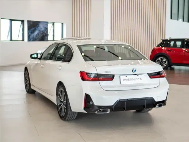 BMW 3 Series — Фото автомобиля 8