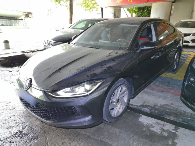 Фотография автомобиля — Volkswagen Lamando